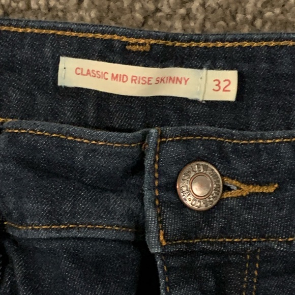 Classic Mid-Rise Skinny Jeans - Picture 3 of 4